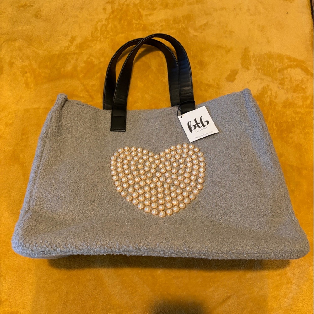 BTB Los Angeles NWT Pearl Heart Tote Bag with Black Handles